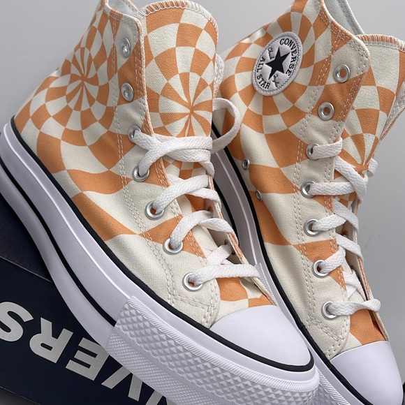 Converse WMNS A10010C CTAS LIFT HI
ORANGE CANDY/WHITE/BLACK A10010C Platforms - Picture 6 of 16